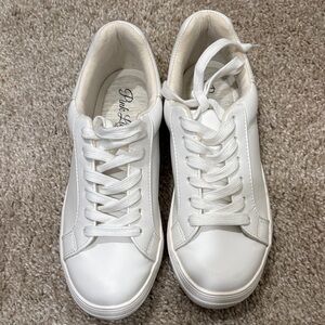Pink Lily Classic White Sneakers